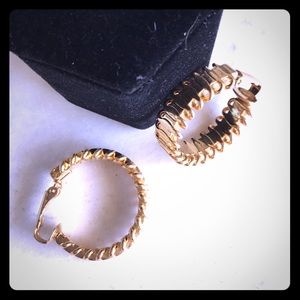 Sarah Coventry “Overcast” Earrings clip on